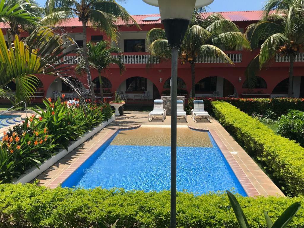 Apartotel Flamboyant Jacó Esterno foto